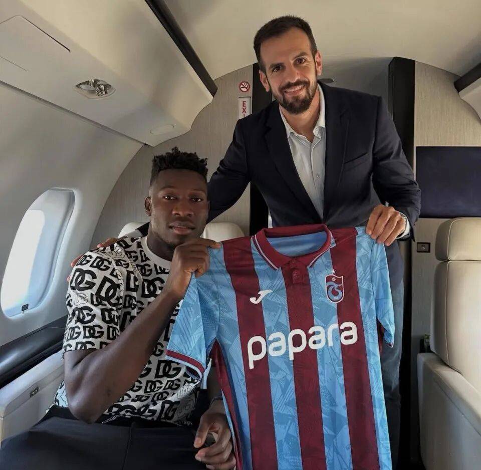 曼联官宣奥纳纳租借土超！曝其认为被当成替罪羊，明年亦不会回归