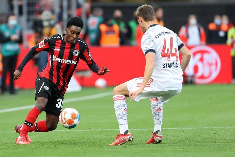 德国杯焦点对决：多特蒙德主场迎战勒沃库森，德甲双雄巅峰碰撞